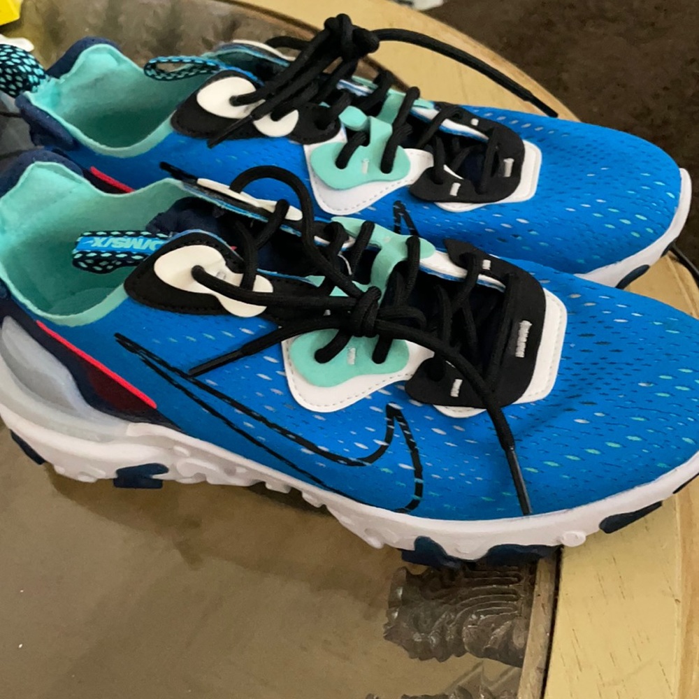 Nike d/ms/x size 9 worn only 5 times